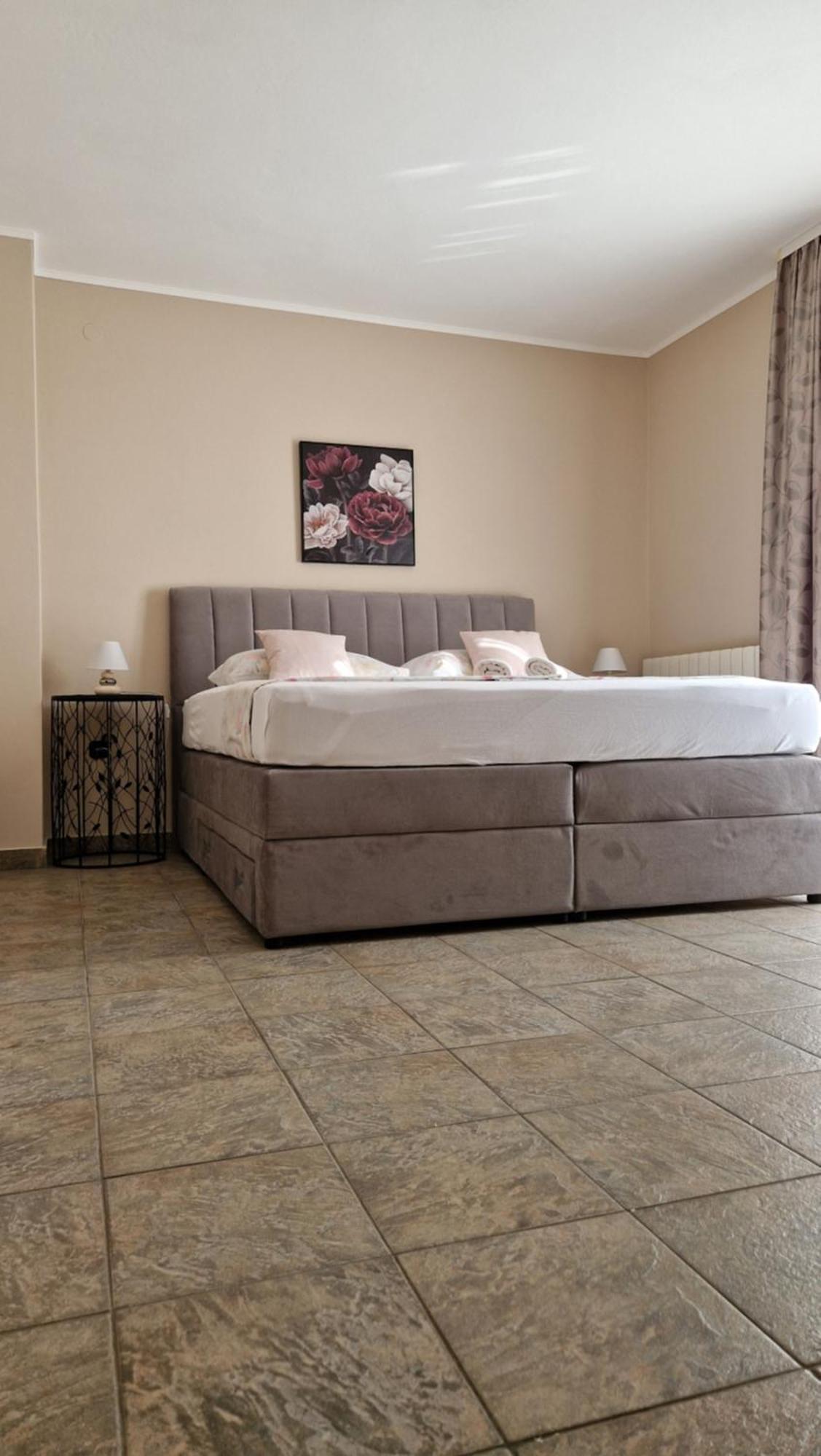 Cosy Villa Near The Beach Zara Esterno foto