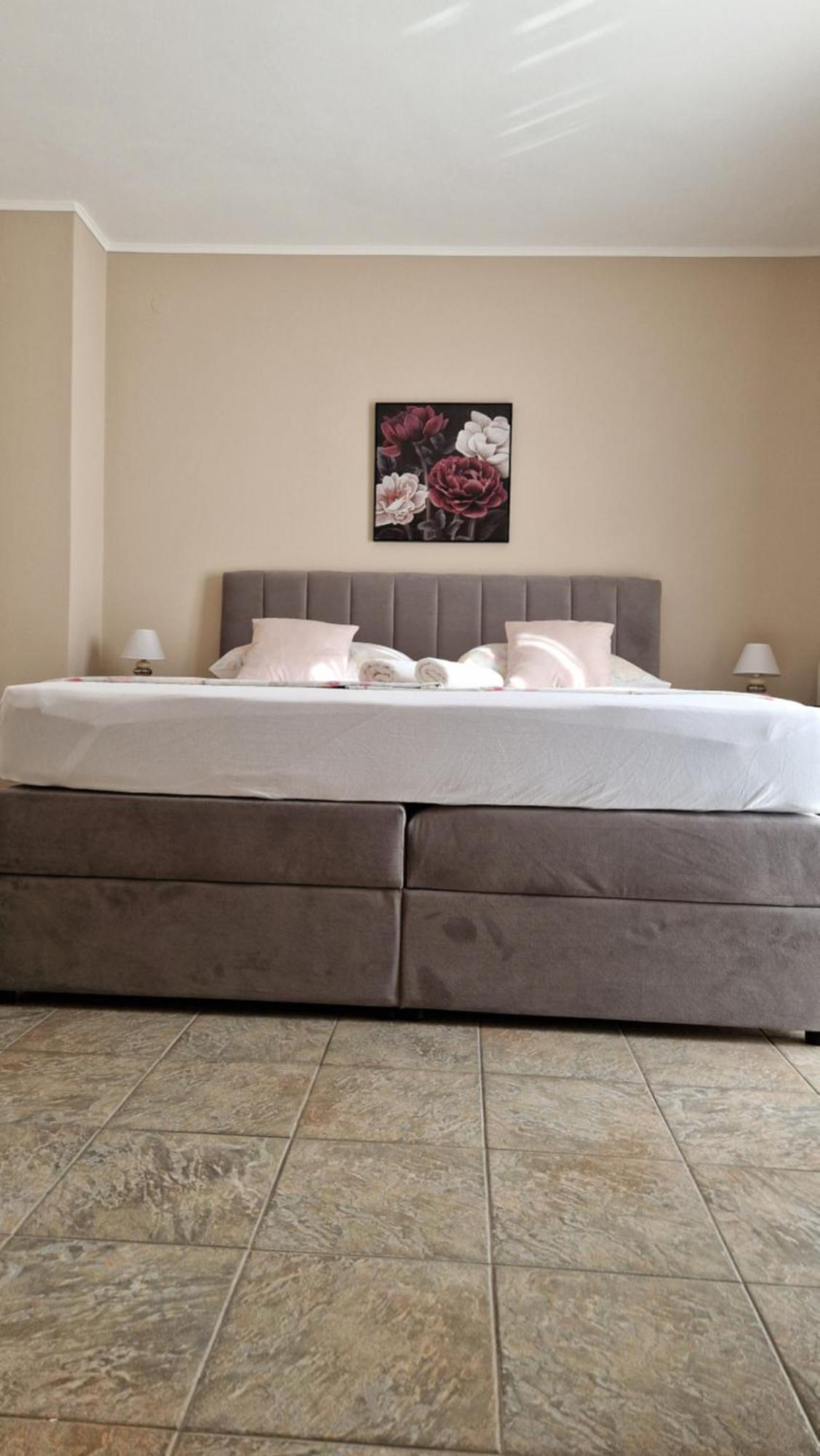 Cosy Villa Near The Beach Zara Esterno foto
